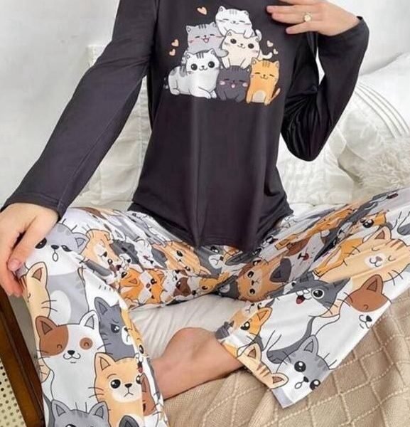 Adorable Cartoon Cat Print Pajama Set