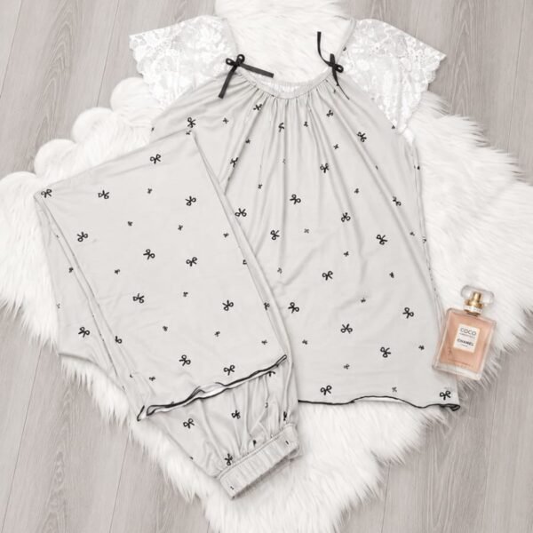 Charming Bow-Print Loungewear Set with Lace Accent